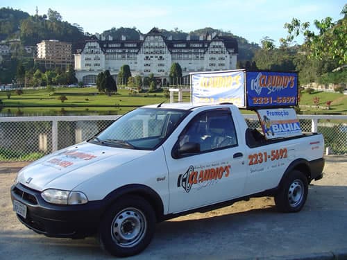 Carro do Lufe Clau Som (antes Claudio's Som) em Petrópolis — registro 1